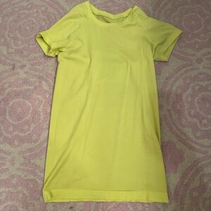 LuluBright Yellow Short Sleeve Swiftly
